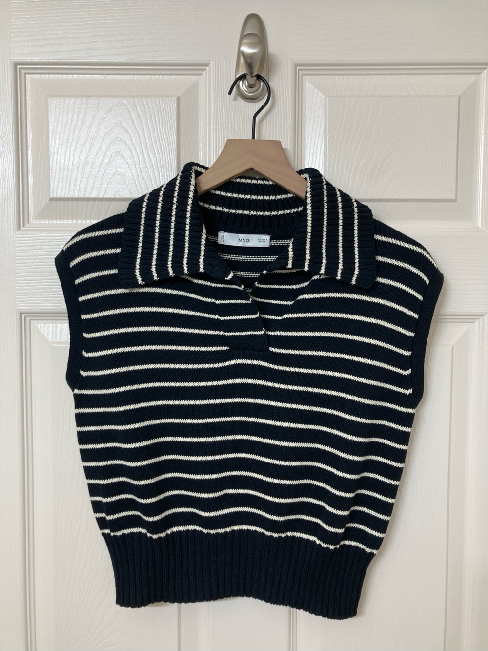Mango Women’s Black White Striped Knit Gilet Crop Sleeveless Sweater Top Small